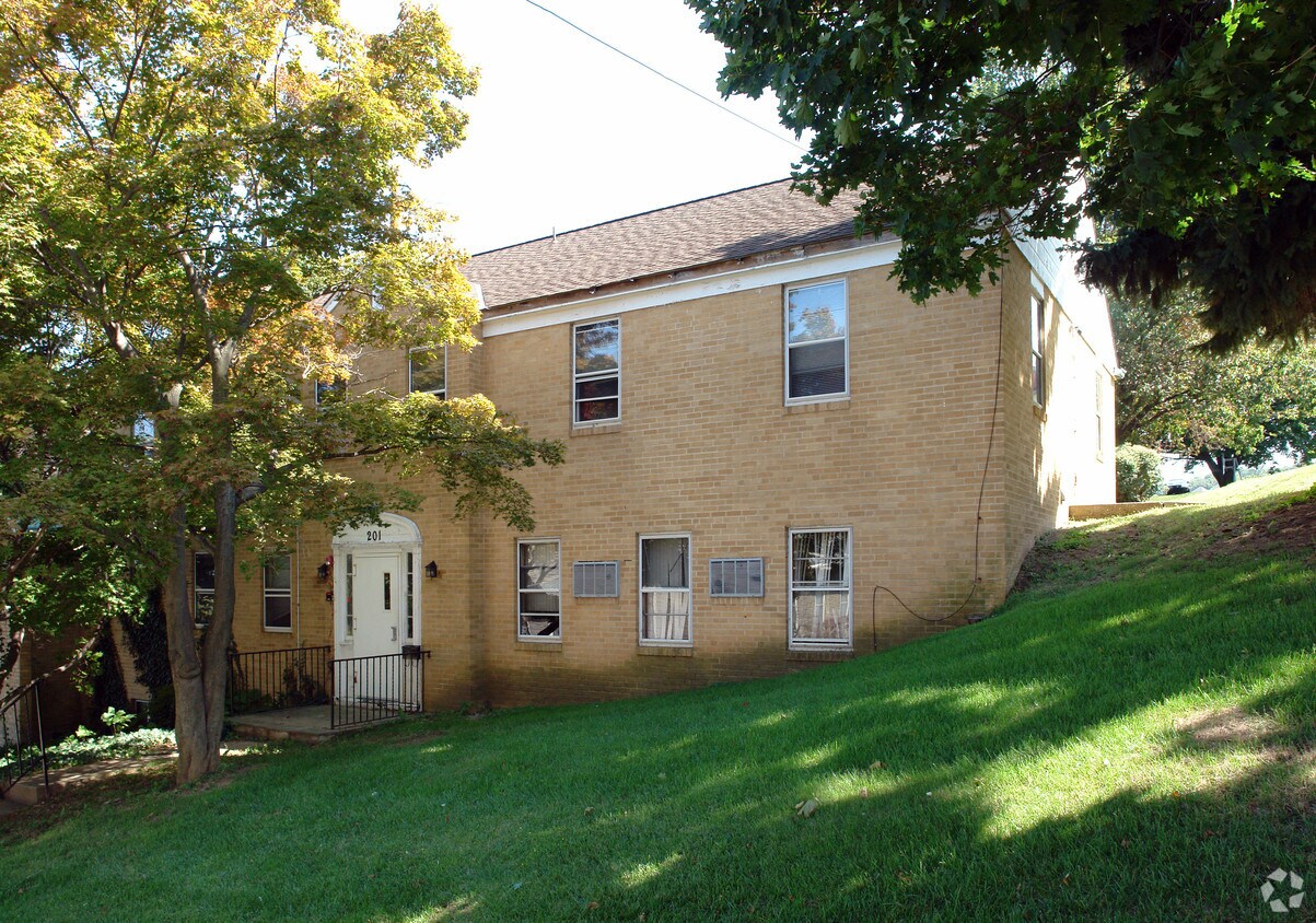Primary Photo - Bldg B