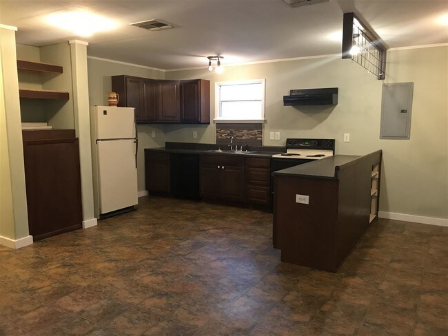 1552 Country Ln Tallahassee Fl 32304 House For Rent In