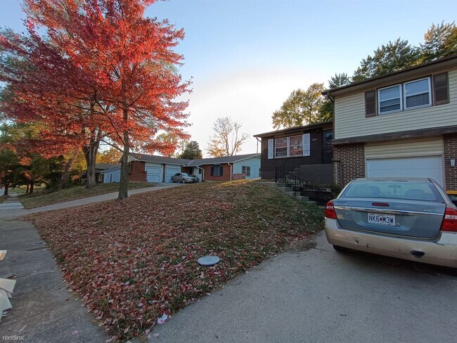 Building Photo - 2 br, 1 bath Duplex - 3218 Elmwood Avenue ...