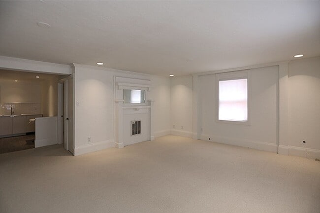 Building Photo - OPEN HOUSE: Sunday (6/8) 1:35pm-2:00pm Ele...