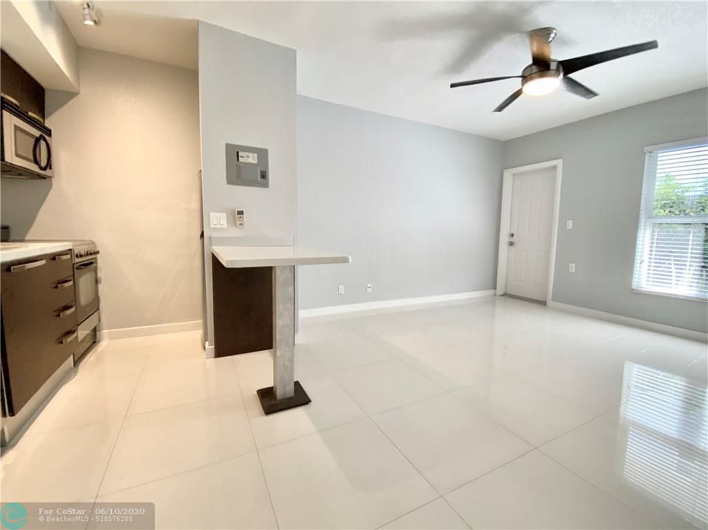 Primary Photo - 1503 NE 4th Ct