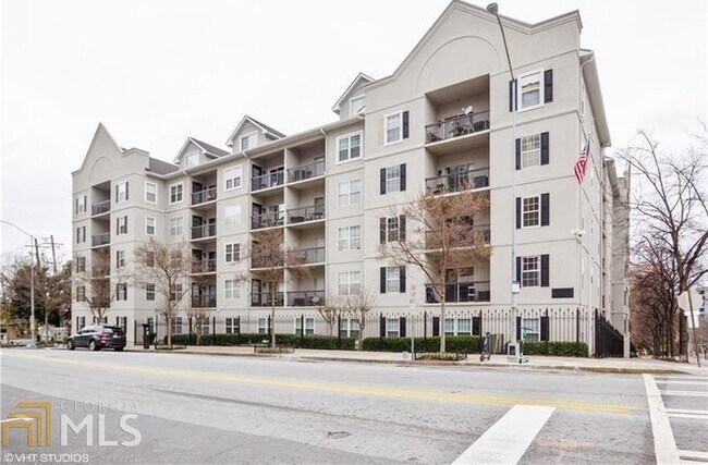 Building Photo - 1074 Peachtree Walk NE