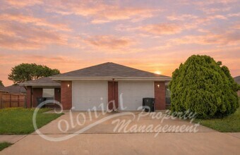 Building Photo - 4604 Bowles Dr