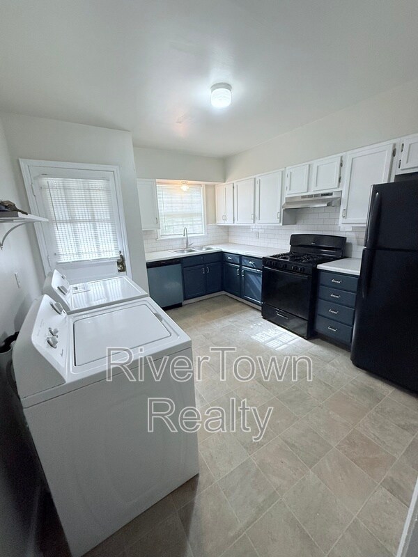 Photo - 3560 Poplar Ave House