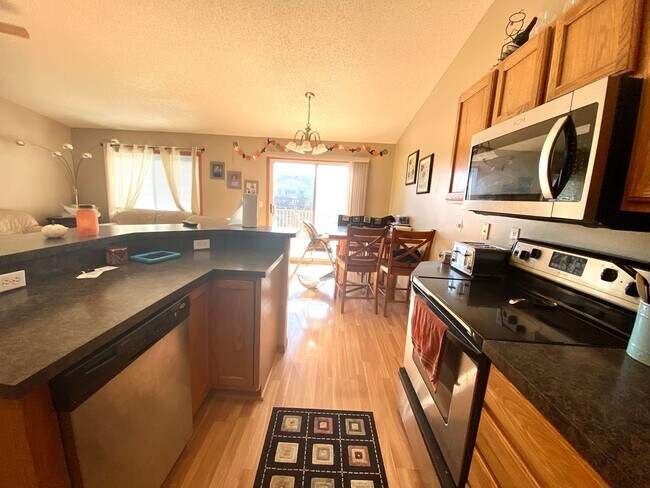 Foto del edificio - 3 Bed 2 Bath Twin-Home