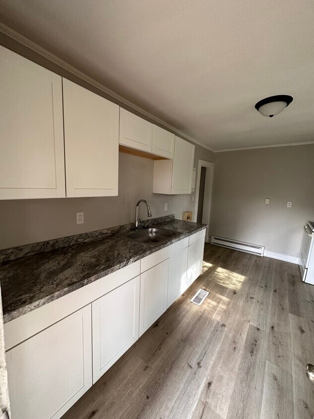 Building Photo - 720 Alexander St