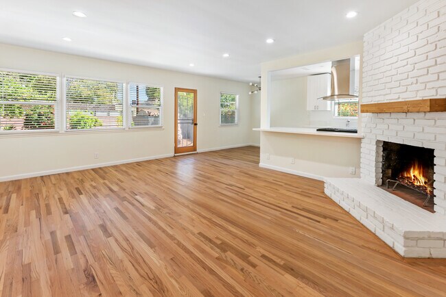Foto del edificio - 5806 Natick Ave