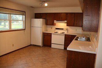Building Photo - 2823 Fandre Dr