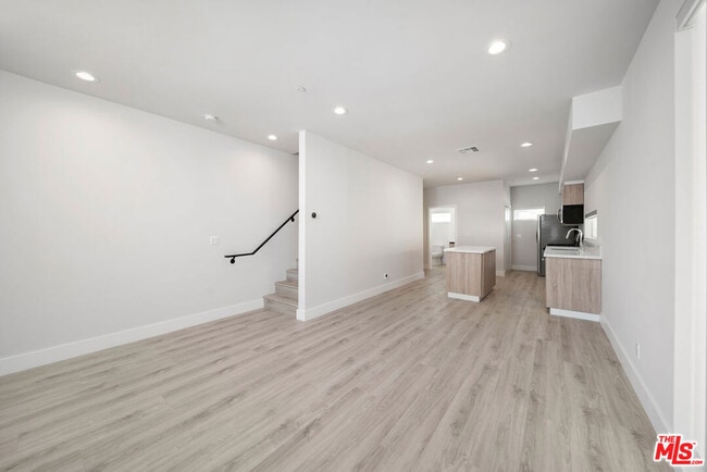 Building Photo - 5221 Cleon Ave