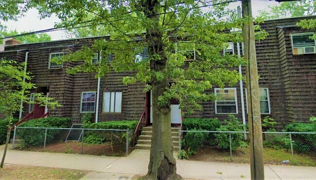 Building Photo - 435 Orchard St
