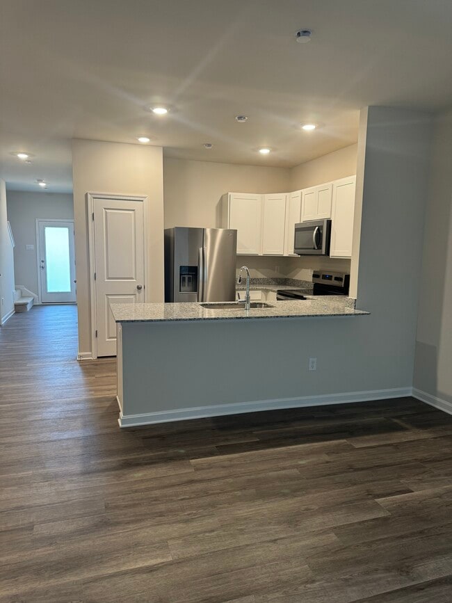 Building Photo - 121 Tigney Dr