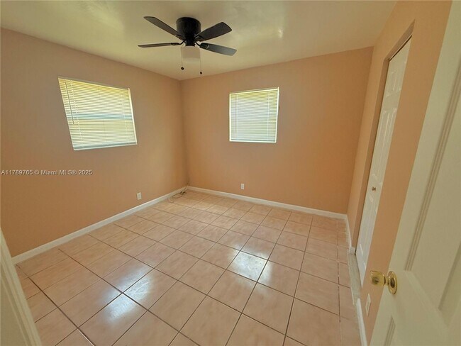 Foto del edificio - 6290 NW 14th St