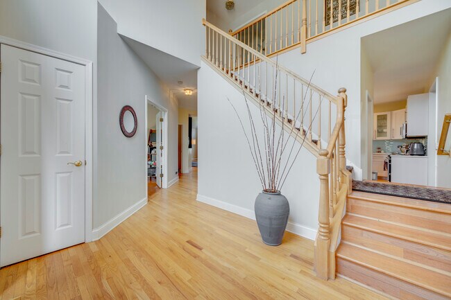 Foto del edificio - 1218 Birchdale Ln