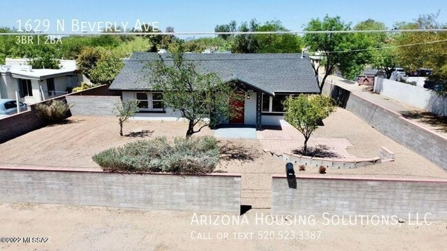 Building Photo - Remodeled 3 Bedroom in Central Tucson