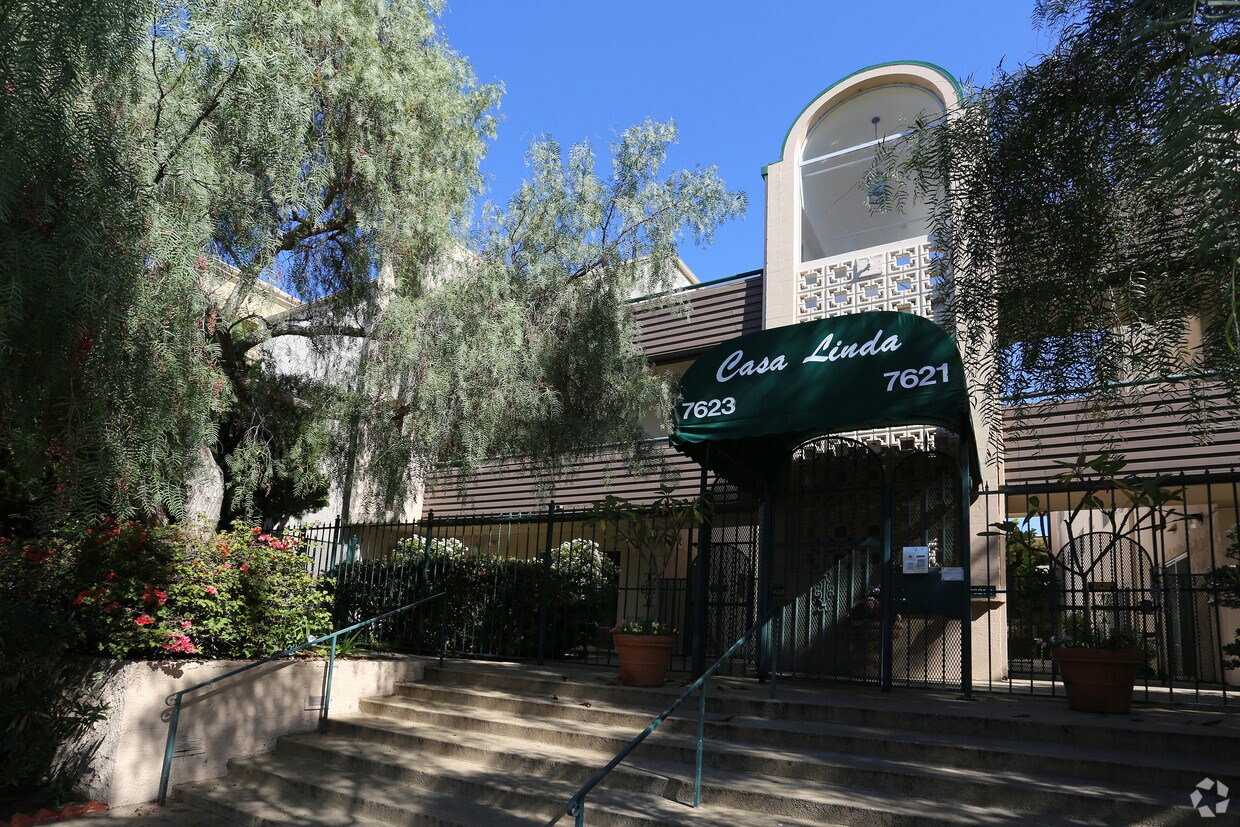 Casa Linda Apartments Apartments in La Jolla, CA