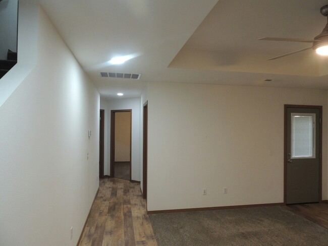 Building Photo - 1015 N Missouri Dr