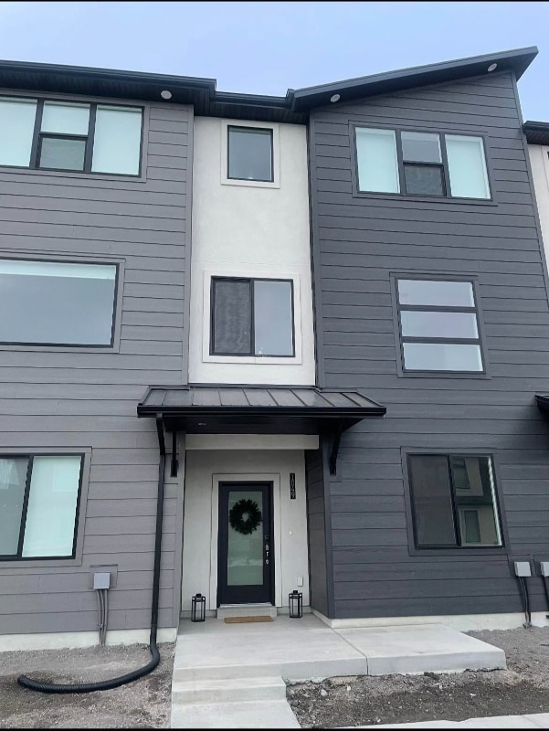 Building Photo - 1049 W 550 S