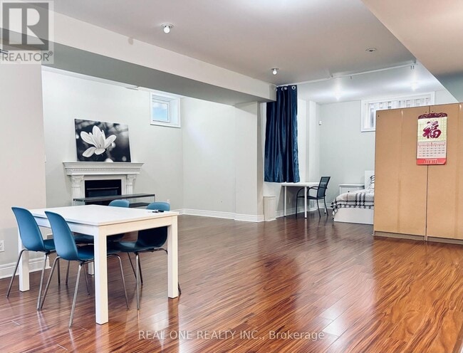 Building Photo - 212 Olive Ave