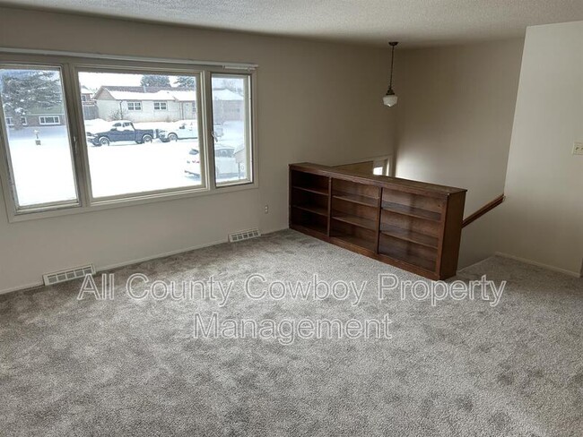 Building Photo - 1613 E Bill Nye Ave