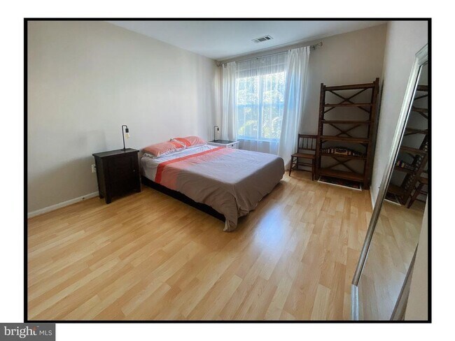 Foto del edificio - 9490 Virginia Center Blvd