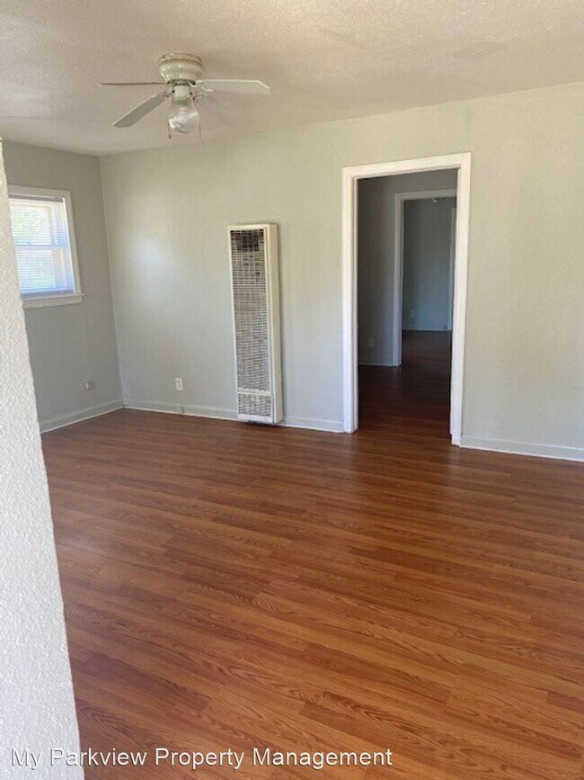 Building Photo - 1405 SW 12th Ave