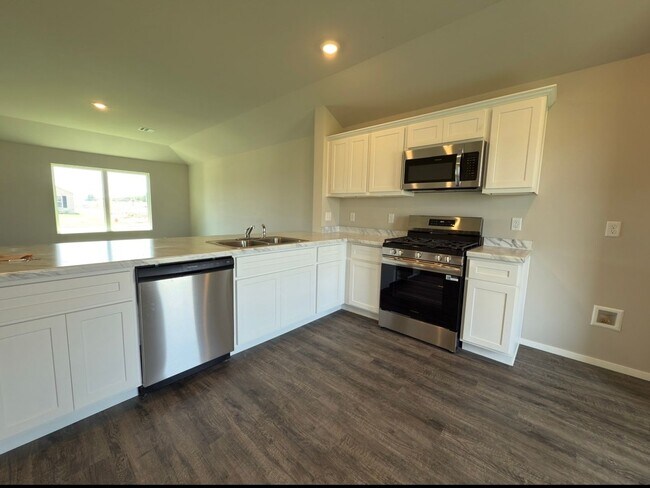 Building Photo - Newly Built 3 Bedroom House