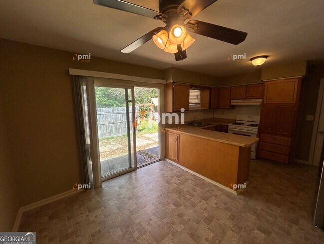 Building Photo - 1549 Barcelona Dr