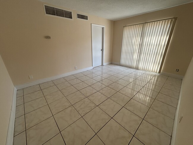 Foto del edificio - 4401 Treehouse Ln