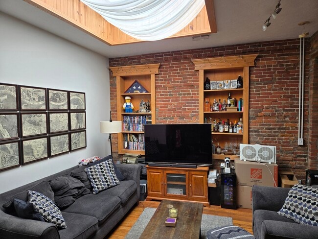 Building Photo - 4738 Lorain Ave
