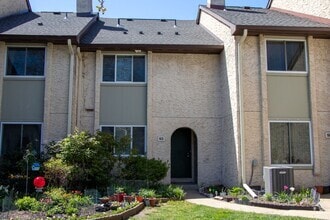 Building Photo - 93 Tennyson Dr