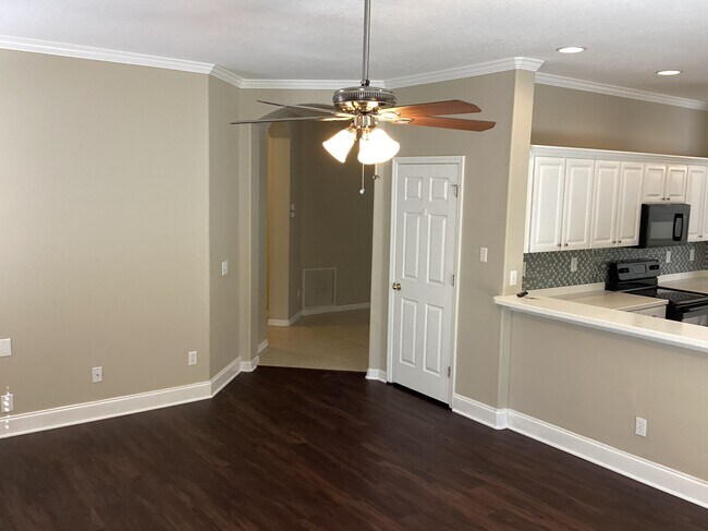 Building Photo - 1651 Mellon Way