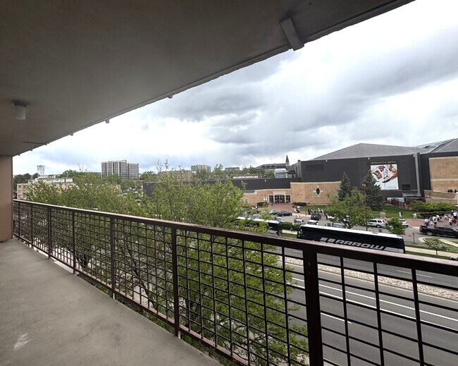 Foto del edificio - 2225 Buchtel Blvd S