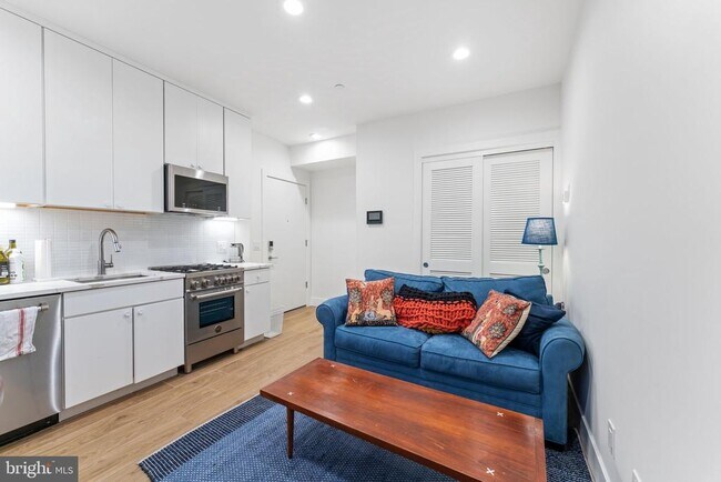 Foto del edificio - 1775 Swann St NW