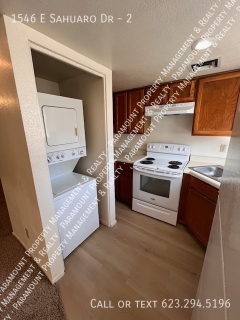 Building Photo - 1546 E Sahuaro Dr