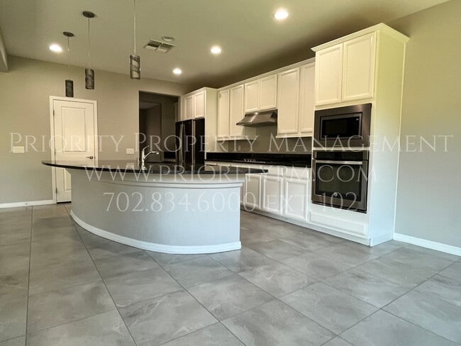 Foto del edificio - ~~Stunning SW Beauty! 4 Bedroom ~ 3.5 Bath...