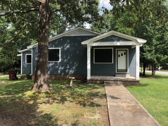 Foto del edificio - Renovated 2 Bedroom 2 Bath Home for Rent with Detached Garage!