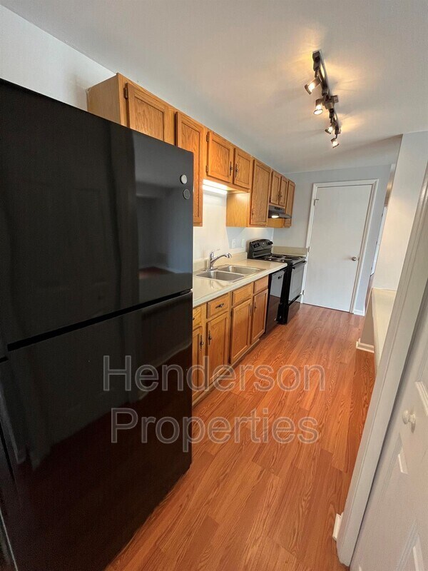 Building Photo - 9501 Shannon Green Dr