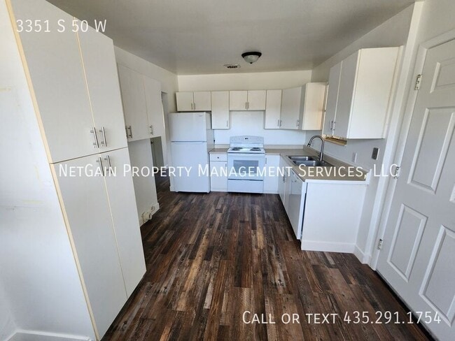 Building Photo - 3351 S 50 W