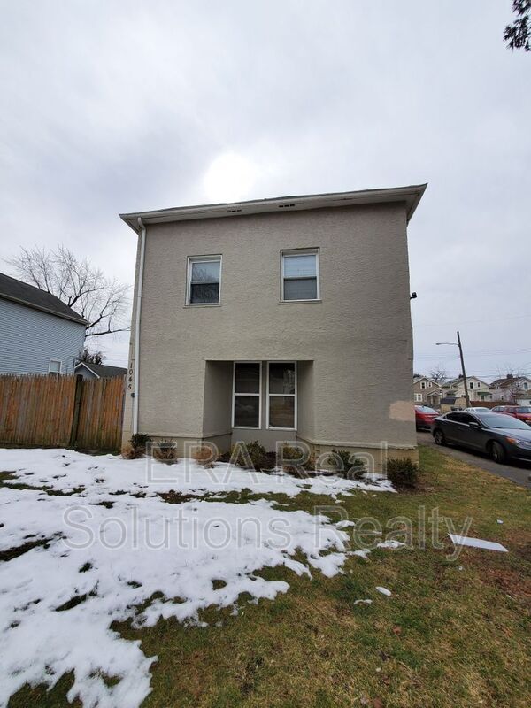 Foto principal - 1045 Leona Ave