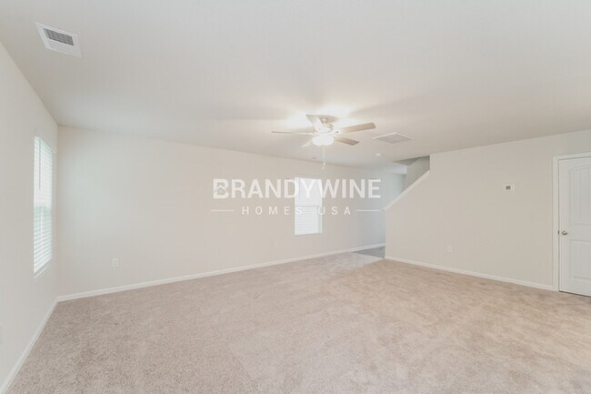 Building Photo - NEW LOWER RENTAL RATE LEASING SPECIAL: Rec...
