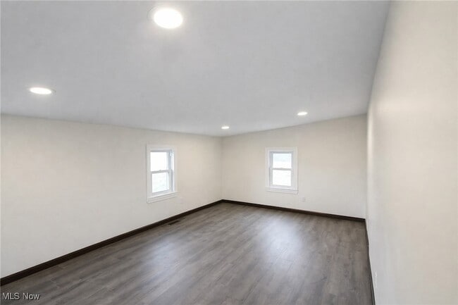 Foto del edificio - 7349 Tippecanoe Rd