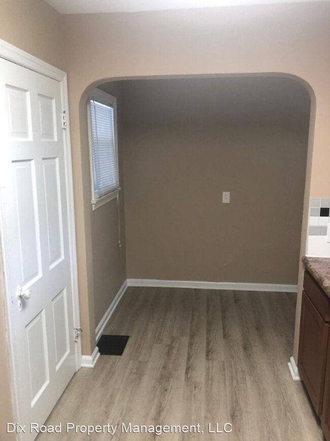 Building Photo - 3 br, 1.5 bath House - 41 Burgess Avenue,