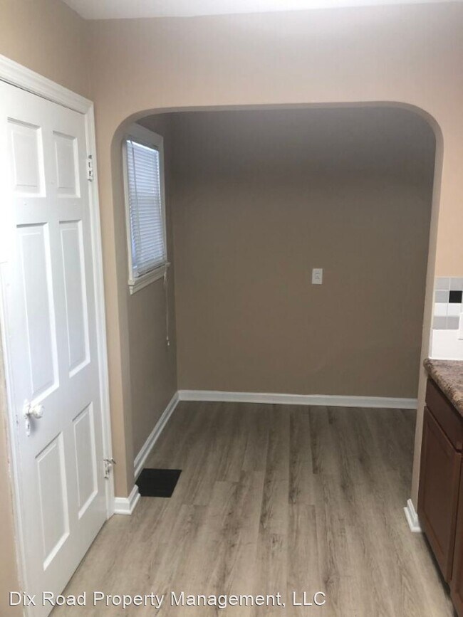 Foto del edificio - 3 br, 1.5 bath House - 41 Burgess Avenue,