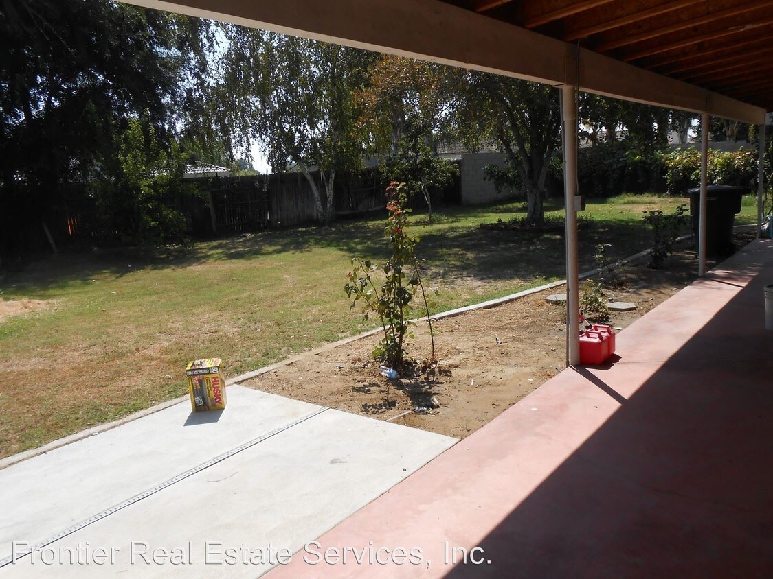 Building Photo - 3 br, 2.5 bath House - 10100 Michele Avenue