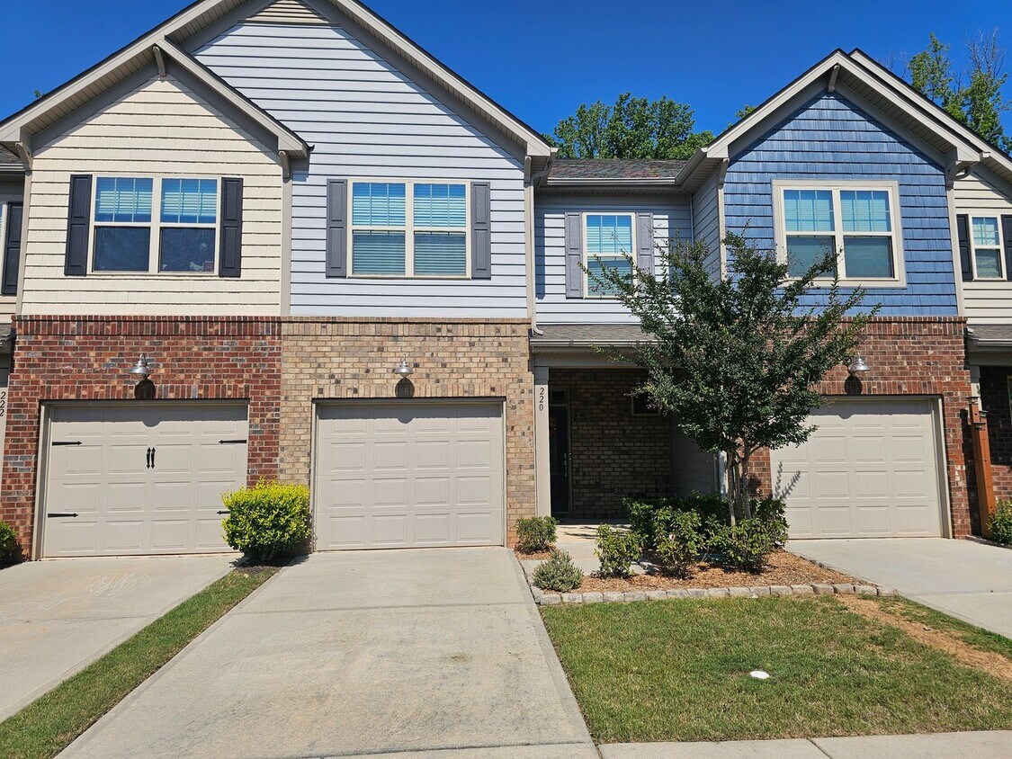 220 Ascot Run Wy, Fort Mill, SC 29715 Townhome Rentals in Fort Mill SC