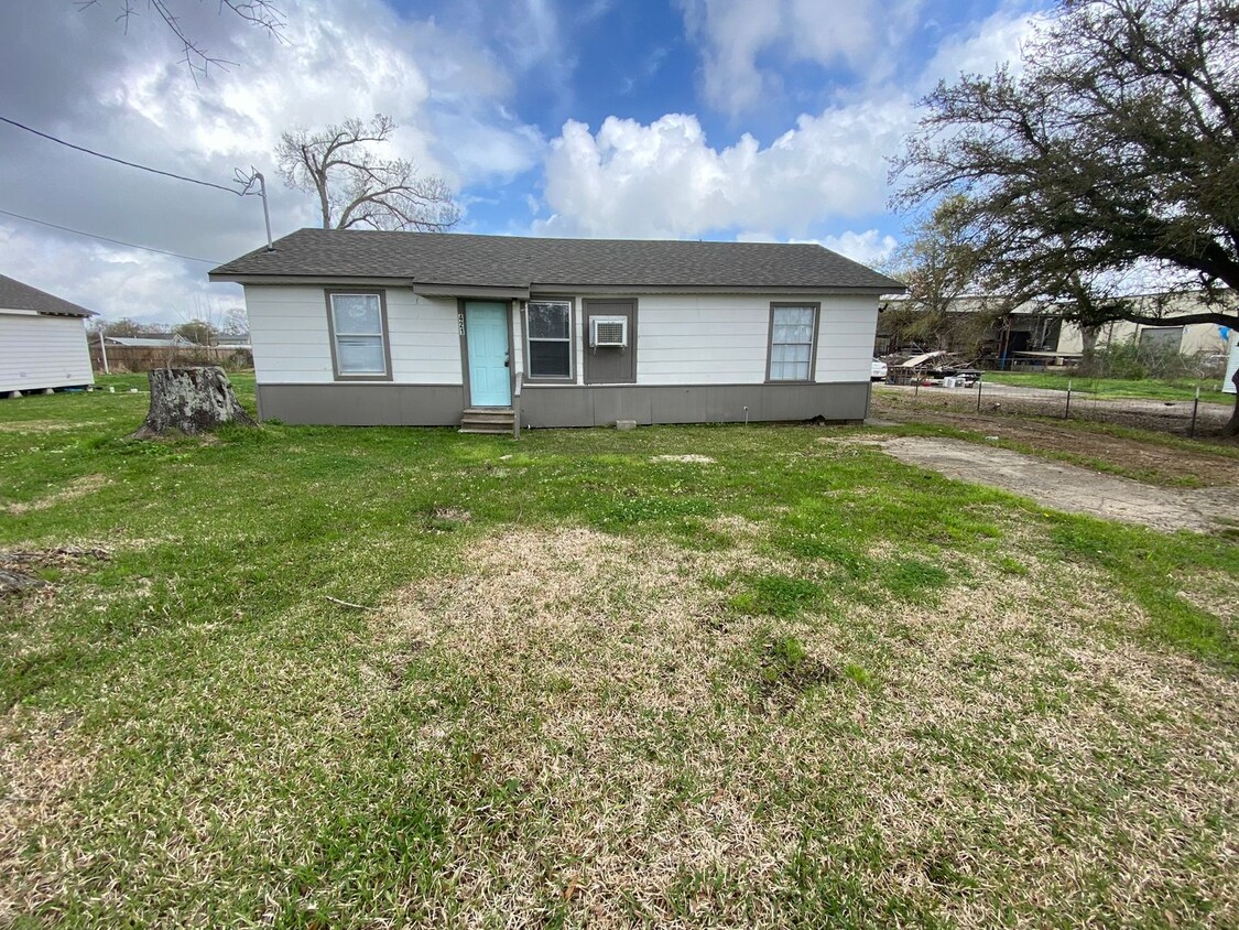 Primary Photo - 3 Bedroom House in Lake Charles