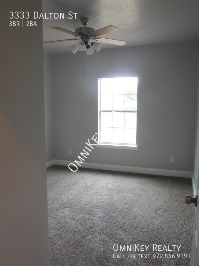 Building Photo - 3333 Dalton St