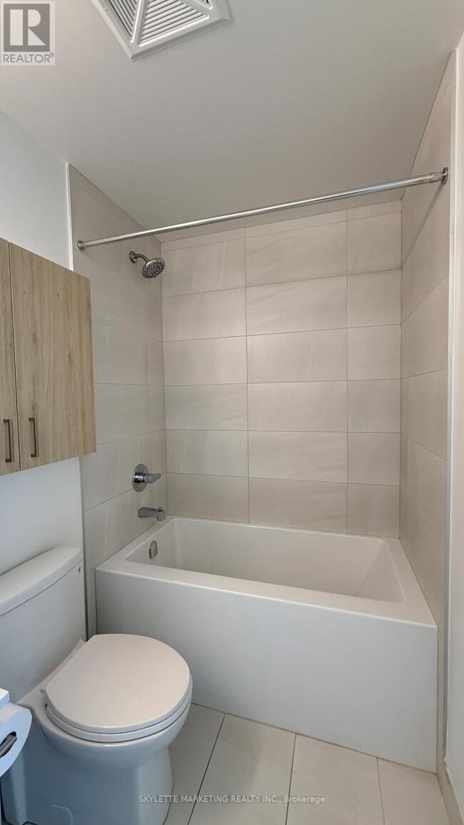 Building Photo - 30 Upper Mall Wy