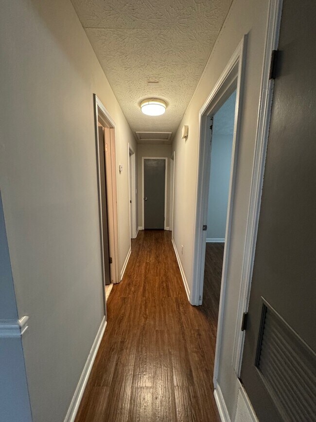 Building Photo - 2945 Sawgrass Trail SW