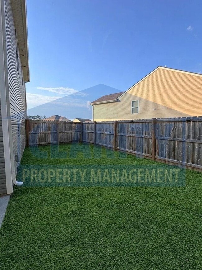 Foto del edificio - Four-bedroom home in a spacious cul-de-sac lot!